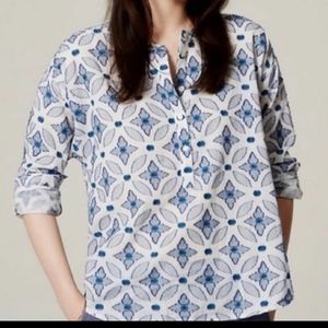 𝅺LOFT, the Softened Shirt, White with Blue diamonds long sleeve, Size Medium